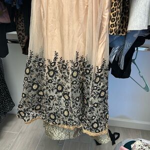 Indian cream cream/light peach outfit